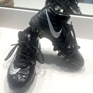 Boys Nike cleats size 1.5.